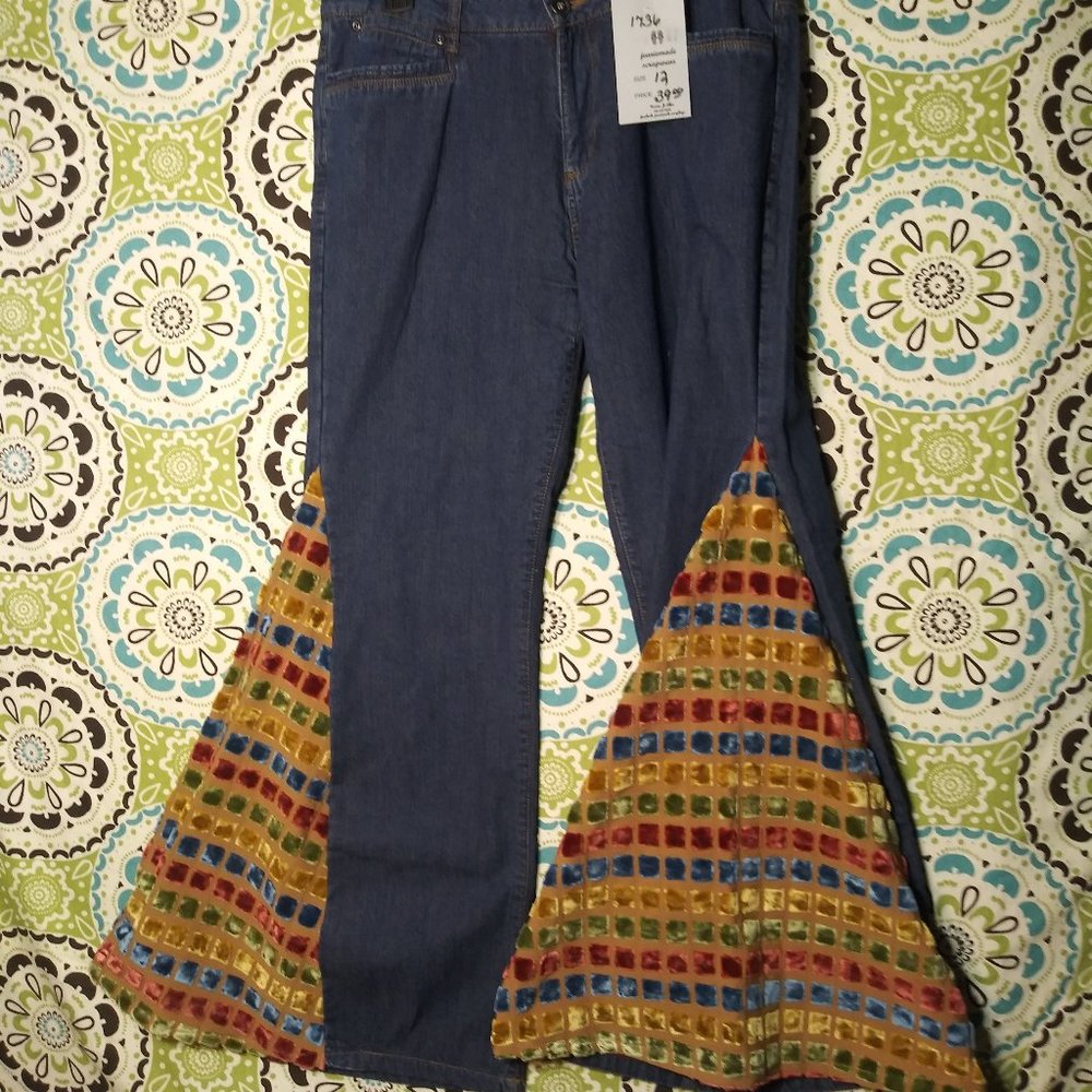 1736 Jeaniemade Size 12 Natural Reflections Bells